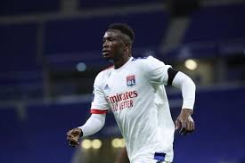 Défenseurs centraux (2/2) :Des performances encourageantes mais doit gommer certaines errances comme face à Brest où il laisse passer une balle pas assez appuyé ou à Monaco où il concède le pénalty. 7/10.2 entrées parfaites mais pas assez de temps de jeu pour notre algérien.