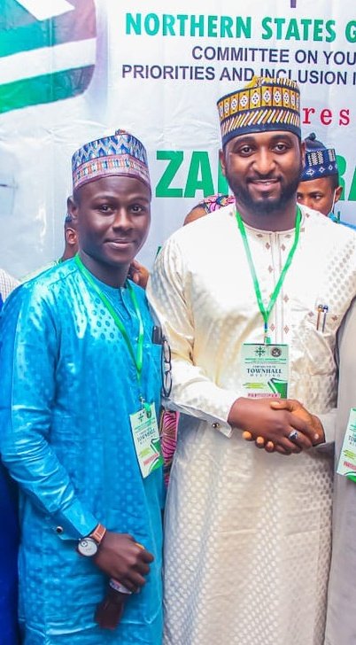 Abdul_BG_Tsafe's tweet photo. With Hon. Commissioner @SBYuguda, Hon. Jamaludden Kabir (SSA to the HE. Dr. @Bellomatawalle1 on youth Mobilization) and others. Yesterday after Zamfara town hall meeting at Round hut hall in government house gusau. Indeed our Hon. SSA on youth Mobilization is hard working. 1/2 https://t.co/P3f0vW6C1v