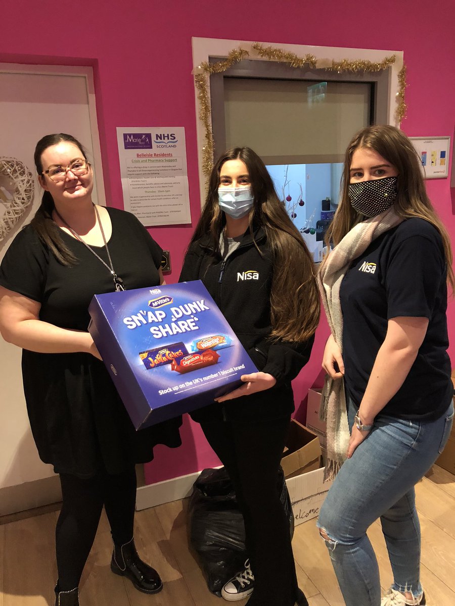 help_warm's tweet photo. Santa arrived with gifts for the girls @aspireincuk a delight to see the joy on their faces. Thanks to @NisaLocally Renfrew for the generous gift for the staff ❤️The lovely gift for me🎁 most off all the lovely note written by one of the girls ❤️ this just makes my day ❤️🎅🏻 https://t.co/BBi4epjD5q