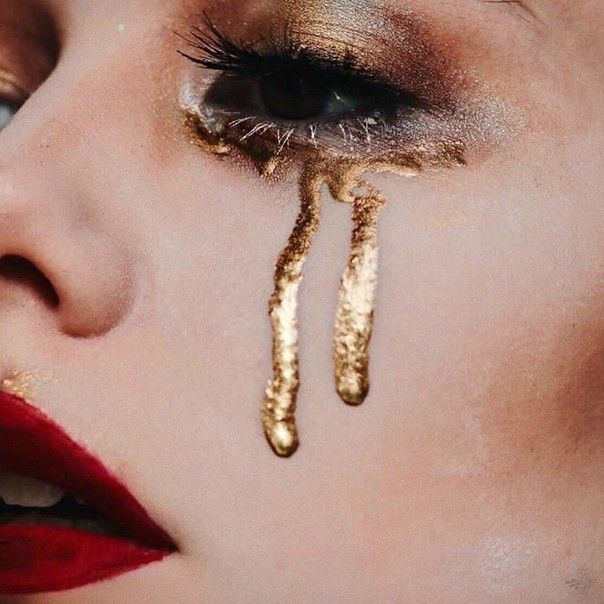 My tears ricochet (do a make up) // tolerate it (use Taylor's outfit waiting by the door just like a kid)