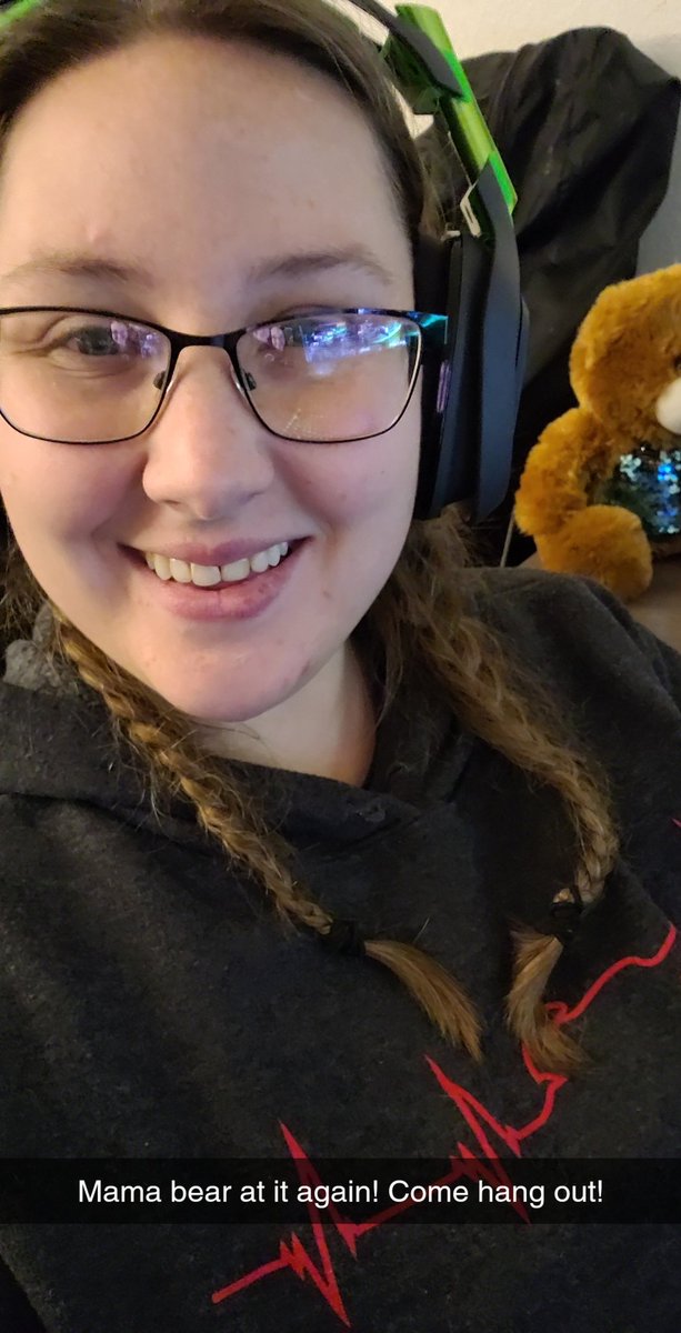 Makaybear4's tweet photo. This tired momma is having some fun playing some destiny 2 come hang out with me! https://t.co/sA88JwcxWe https://t.co/xDRm1RKyO3