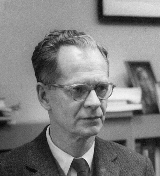 7/ BF Skinner".. treat his daily writing sessions like a laboratory experiment, conditioning himself to write every morning with self-reinforcing behaviors: he started and stopped by the buzz of a timer, and he carefully plotted the number of hours he wrote on a graph"