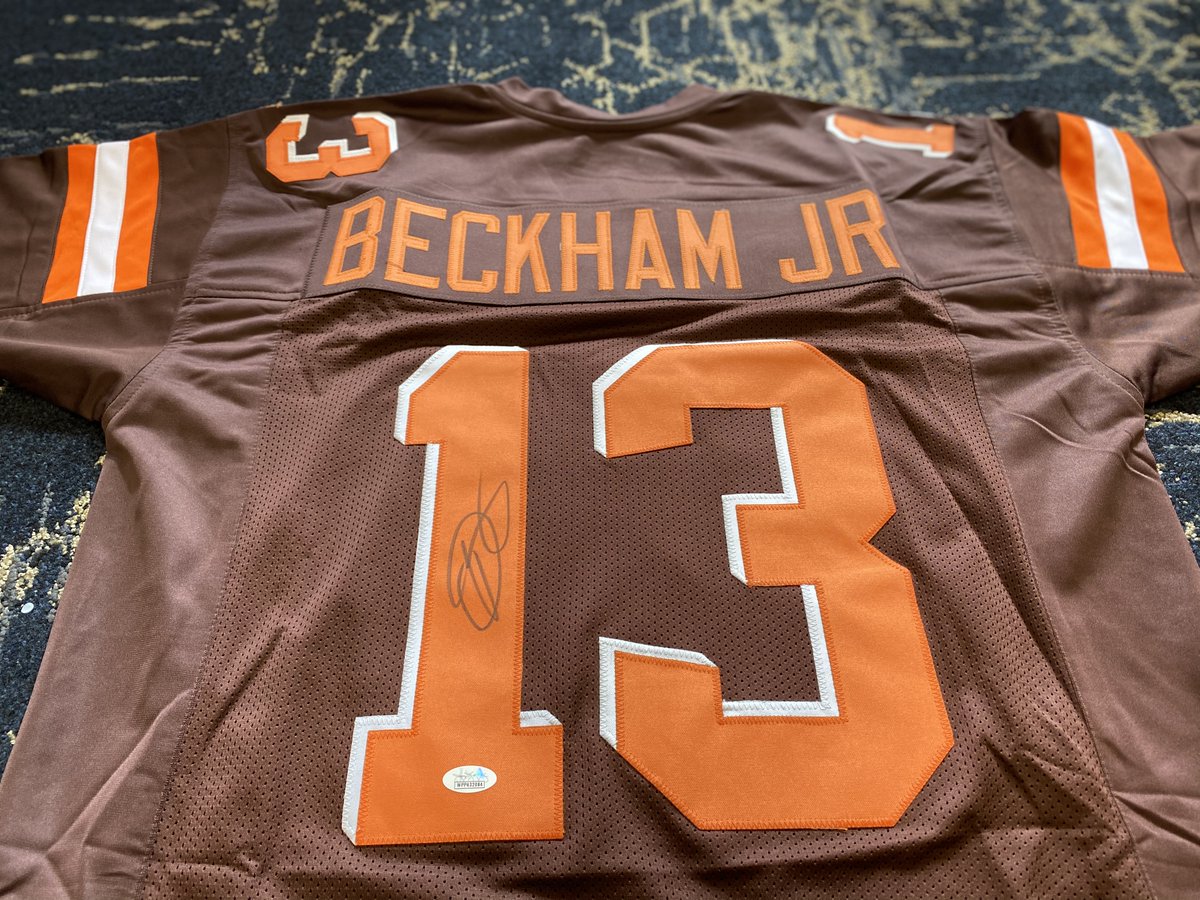 It's the season of giving and we want to give away an autographed Odell Beckham jersey! 

All you have to do is retweet this tweet and follow us @TSECleveland 

We'll pick a winner tomorrow, 12/26!

Goodluck!