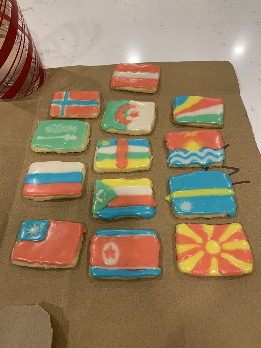 ableabole's tweet image. How my kids decorate Christmas cookies.