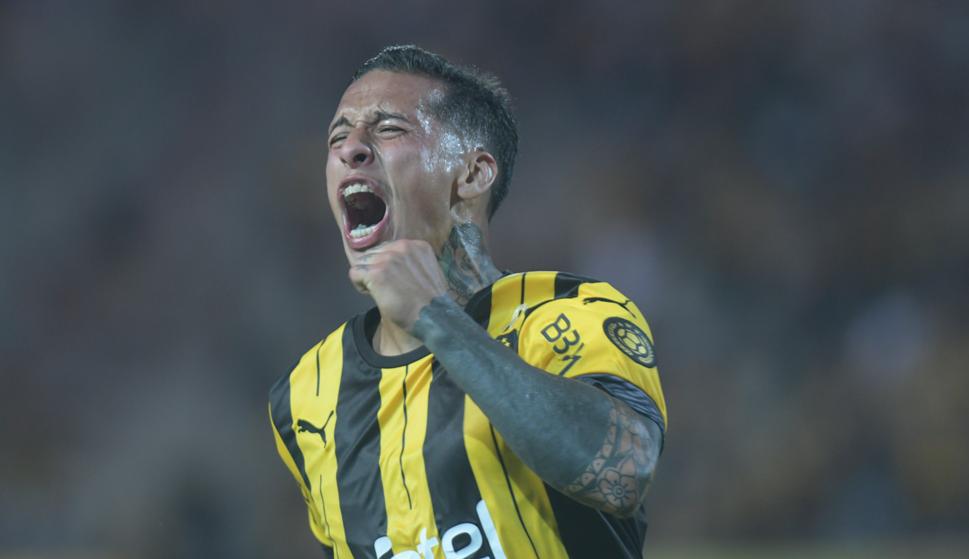 VQV_Futbol's tweet photo. 🚨 La directiva de #Peñarol negocia la continuidad de Jesús Trindade, quien finaliza contrato y no tiene una cláusula de renovación automática. #VamosQueVamos https://t.co/zQGZ4Gt6NB