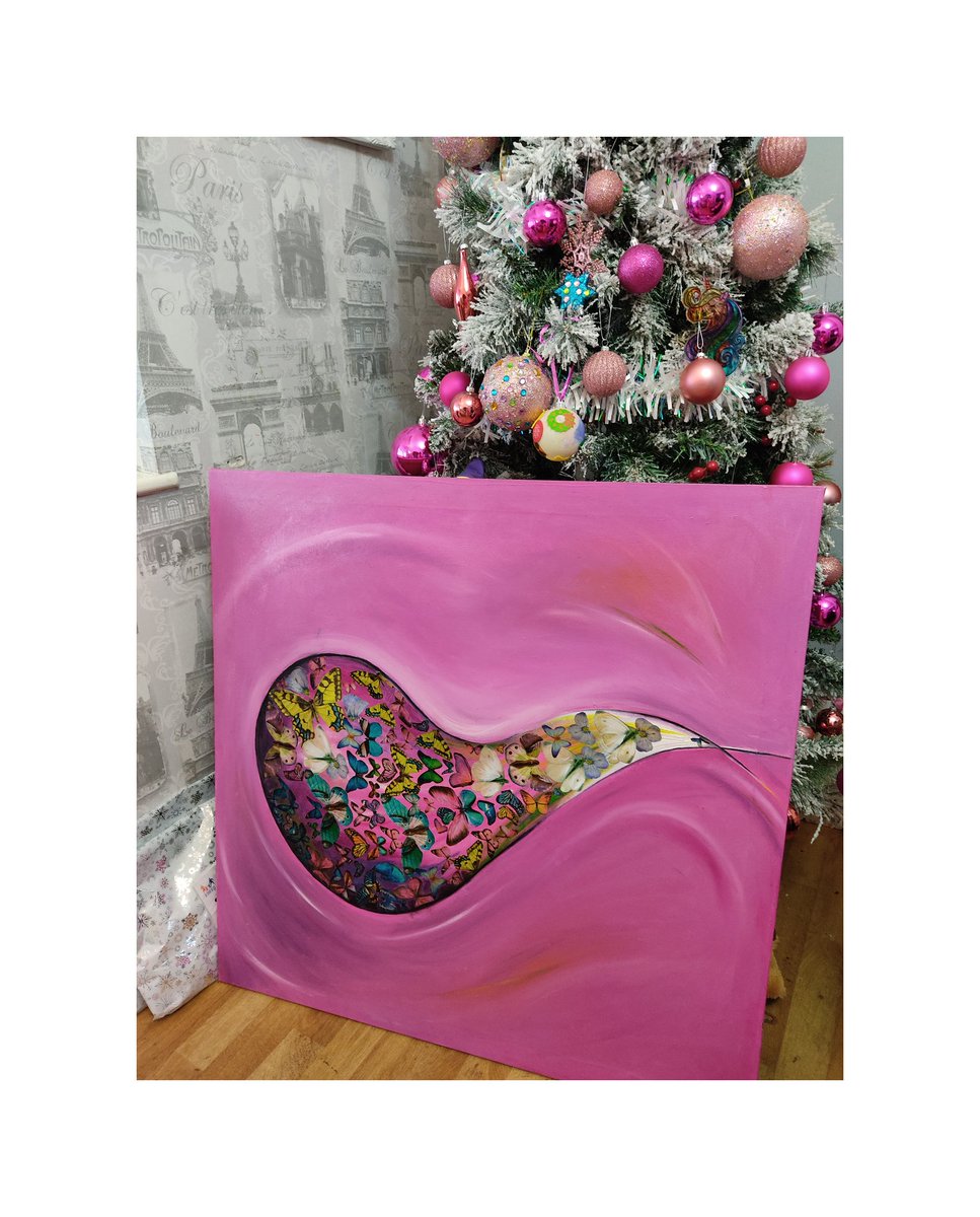 Are you all excited?  Have a Merry Christmas everyone 💕❤️ Have you have wrapped all your presents?
 #composersoninstagram
#contemporaryart #pinkpaintings #balilovejenkins #composersofinstagram  #butterfliesofinstagram #artbuyersandsellers #buyartonline  #onlineartgalleries
