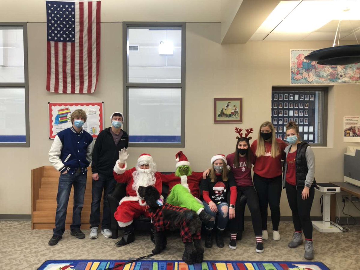 GCHSSADD's tweet photo. What a fantastic day it was delivering treats to @GreensburgElem and @GCHSPirates! Thank you to everyone who helped make this possible. It was an awesome way to spread Christmas cheer and represent @GCHSSADD’s mission. Merry Christmas everyone! https://t.co/Ebt39G3zWB