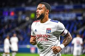 Attaquants (2/3) : Indispensable dans ce 4-3-3 pour libérer nos 2 autres attaquants. Mais on attend de lui plus d'efficacité et de régularité notamment dans les gros matchs (LOSC, PSG). 7/10.Encourageant contre Nîmes, décevant à Angers. On attend mieux de ses entrées. 5/10.