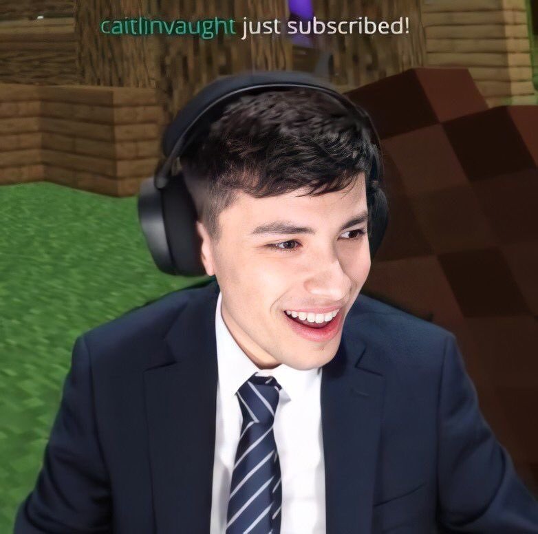 Ok guys im sorry for the gore thread, heres a real thread this time of george in a suit. /srs /safe