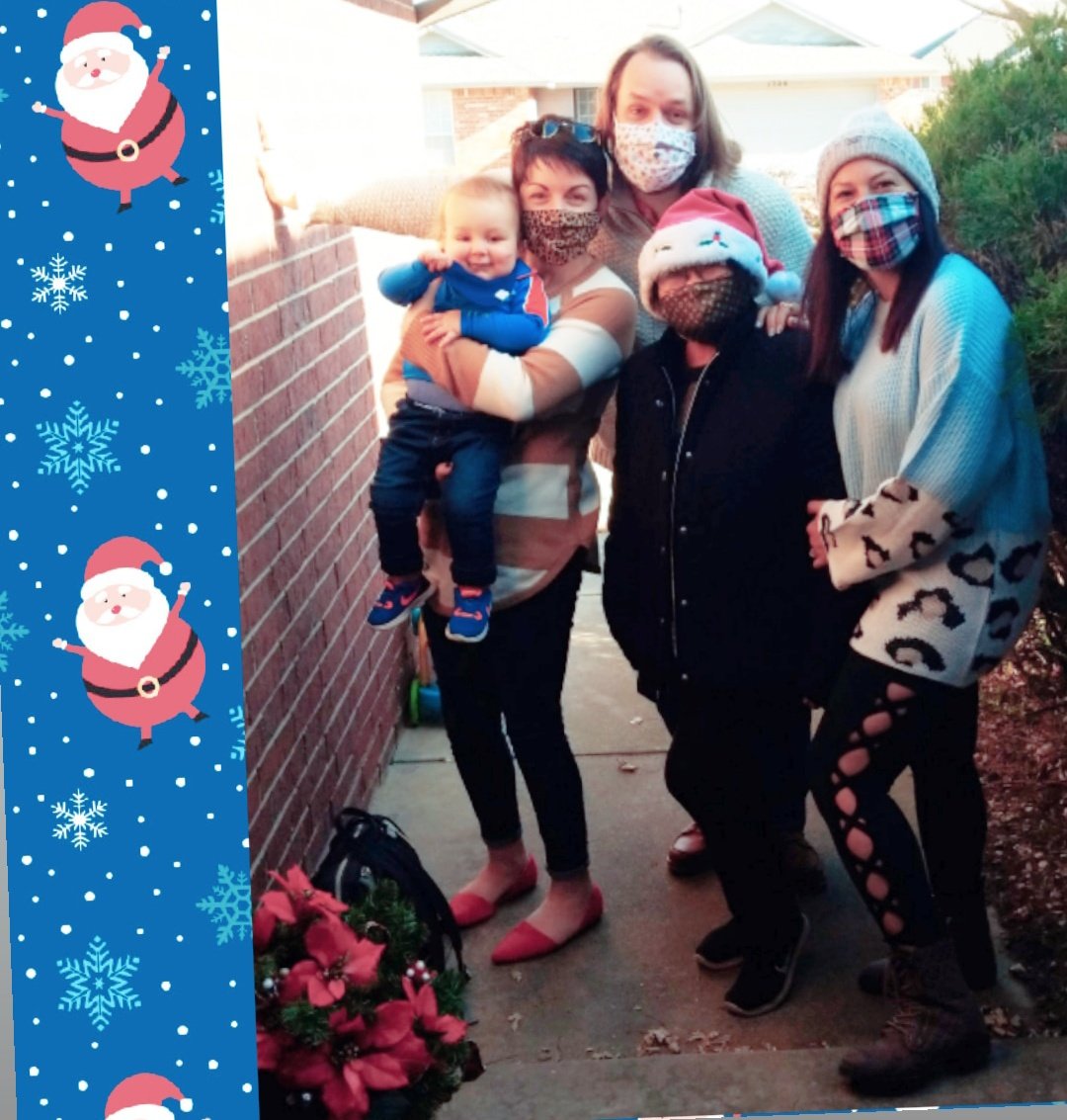 Filipinogal2pt0's tweet photo. Loooooved getting to see my niece &amp; fam! #christmasdriveby 🎄❤🎁 https://t.co/fsptV0epyt