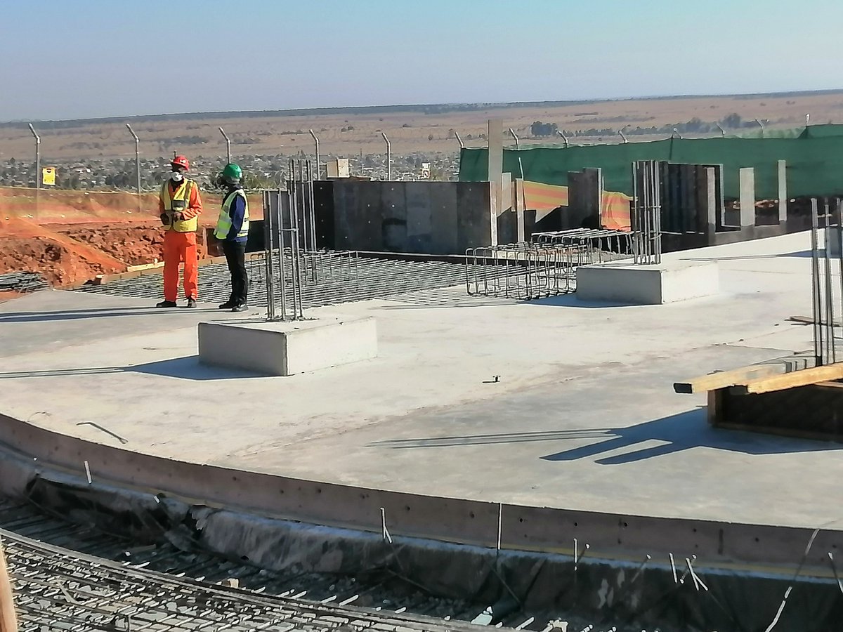 TMantata's tweet photo. WE built a 5 million litres Reservoir within five months. ✋ https://t.co/AuMCVlV6Uz