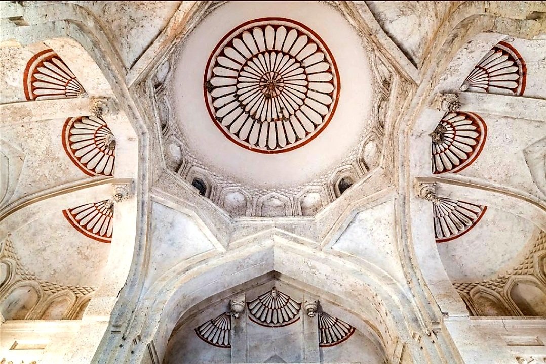 The name Chaturbhuj is a combination of 'chatur' meaning "four" & 'bhuj' means "arms" which literally translates to "one who has four arms", Our Vishnu.This is how Chaturbhuj Temple, ideally constructed for Shri Ram became a Vishnu temple. Jaise Prabhu ki ichha.