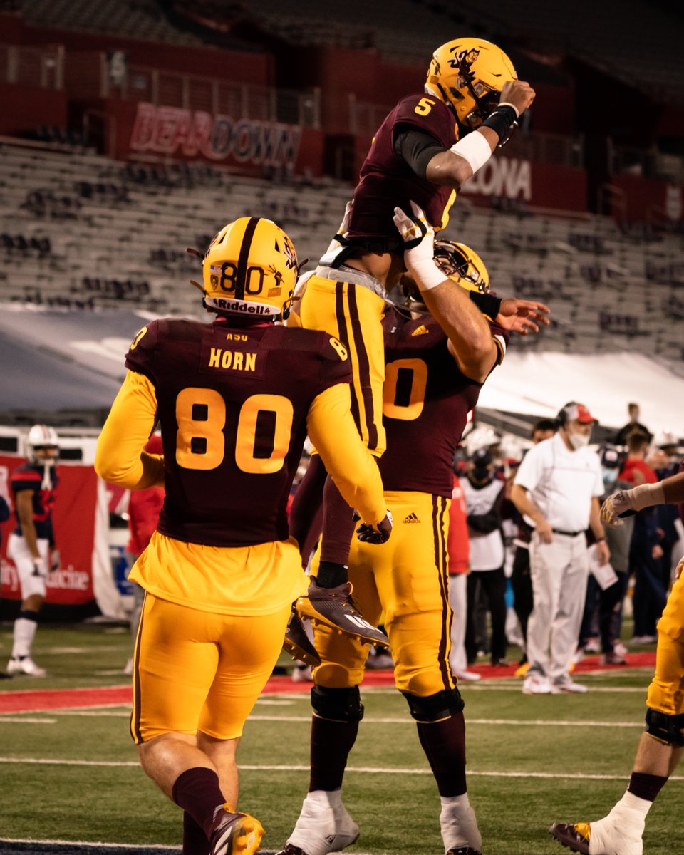 ASUFootball's tweet photo. 42 points in 2 quarters.

The most first half points in Territorial Cup series history. https://t.co/9xFgaXX4ow