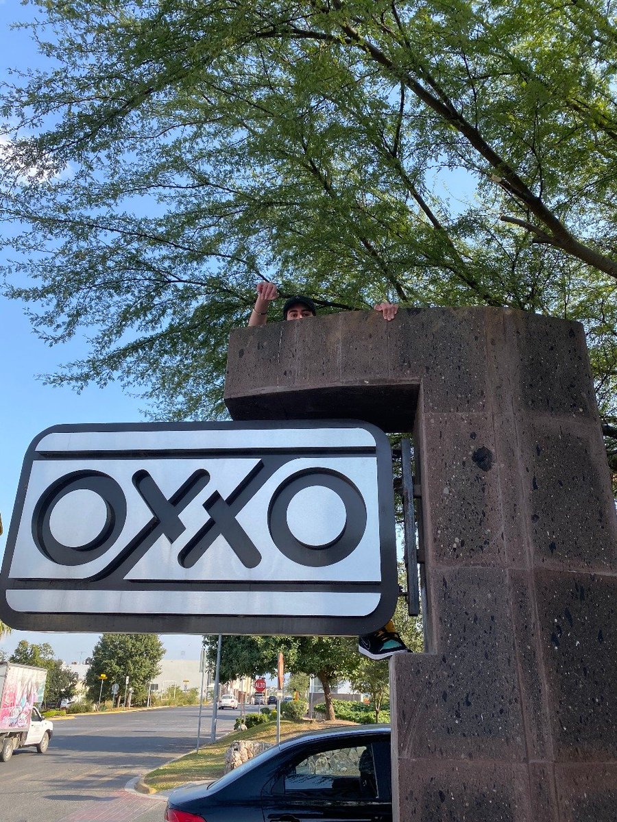 HasvikMC's tweet photo. Ey! espero que ya sepan de la nueva forma de escanear y pagar en @Tiendas_OXXO, es con un código QR que les quita la necesidad de comprar una tarjeta física, ¡pruebenlo pronto y mándenme su foto! #Add JEJE #RetoGamePass https://t.co/sLEOdERMLp