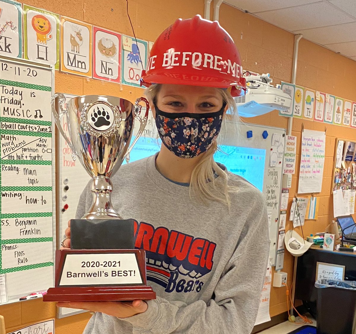 TheBarnwellBeat's tweet photo. Congratulations to this week’s Barnwell’s BEST Hard Hat recipient, 1st grade teacher Ms. Shelton! She’s positive, kind, nurturing and fun! https://t.co/yoHq71XiZw