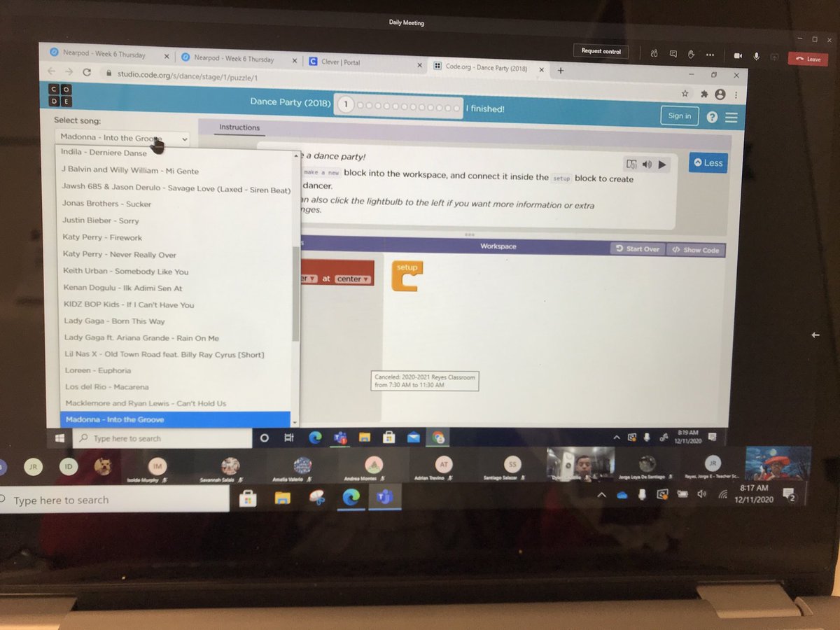 gmorales_BNES's tweet image. #HourOfCode2020 Roadrunners coding and showing their creativity! ⁦@CFierro_RES⁩ ⁦@JReyes_RES⁩ ⁦@RobertRRojas_ES⁩ ⁦@VAcevedo_RES⁩