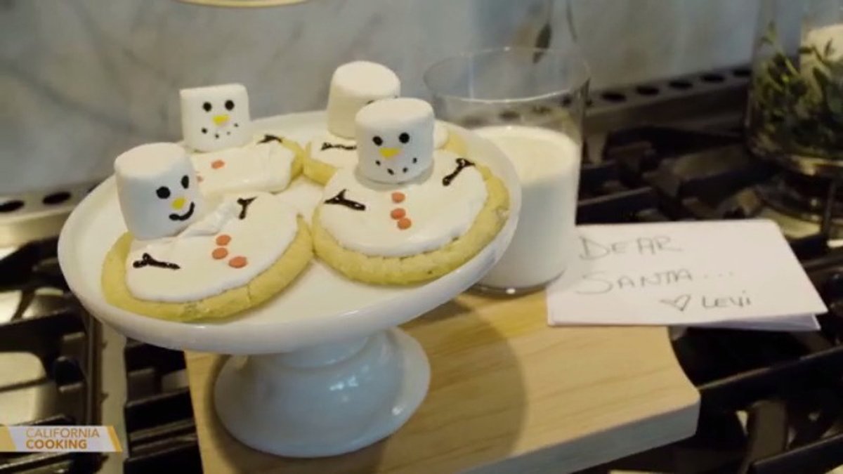 KTLA's tweet photo. In a new episode of #CaliforniaCooking, @jessicaktla cooks up latkes with homemade applesauce for Hanukkah, and makes a delicious cranberry brie pull-apart bread. Plus, she and Levi decorate snowman cookies for Santa โ๏ธ! Watch live: https://t.co/c47DcbknMi https://t.co/hzsG6sNpGU