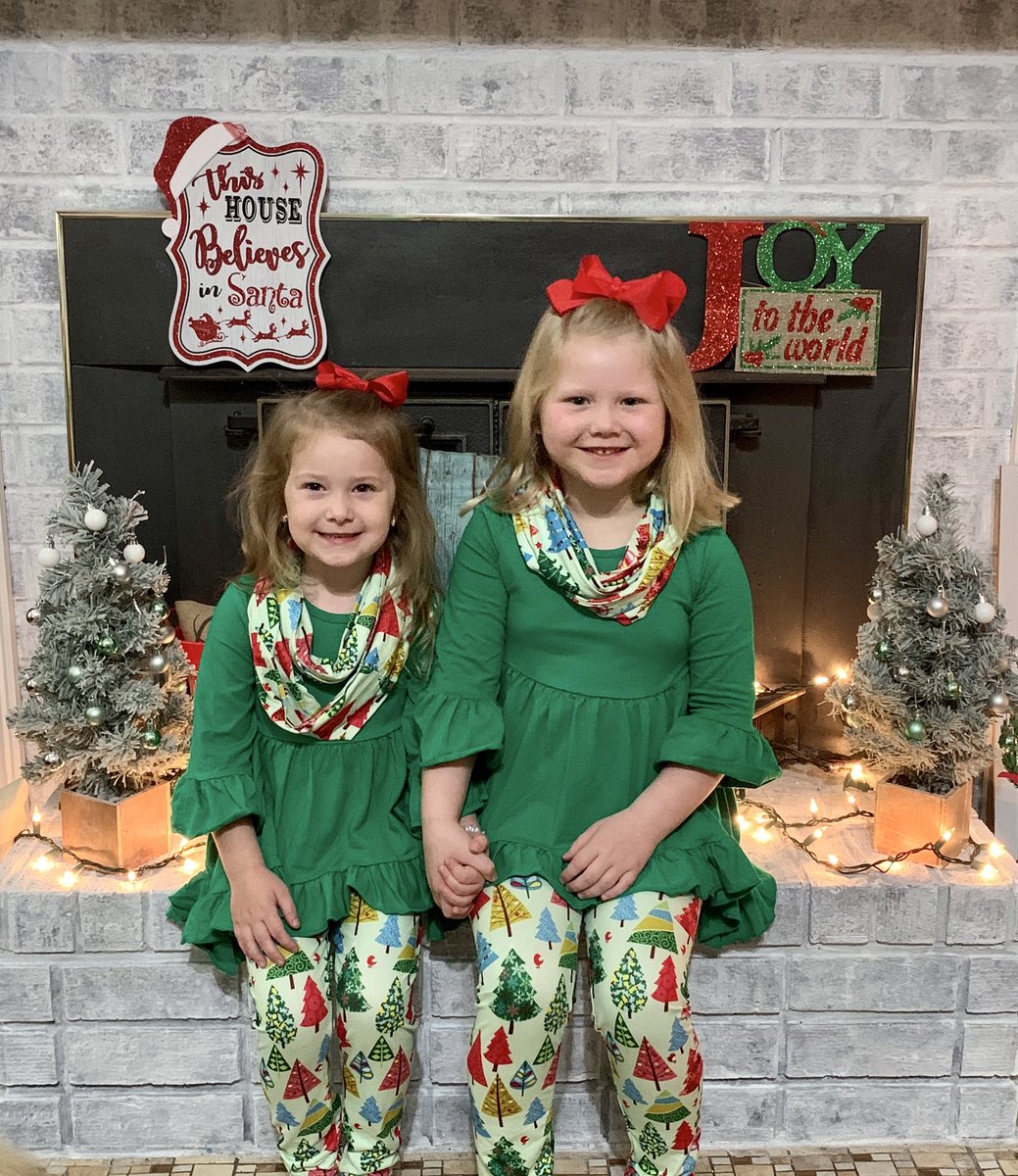 Trevsmom15's tweet photo. Uncle Tubby’s girls ❤️ https://t.co/0tvVxEJpPr
