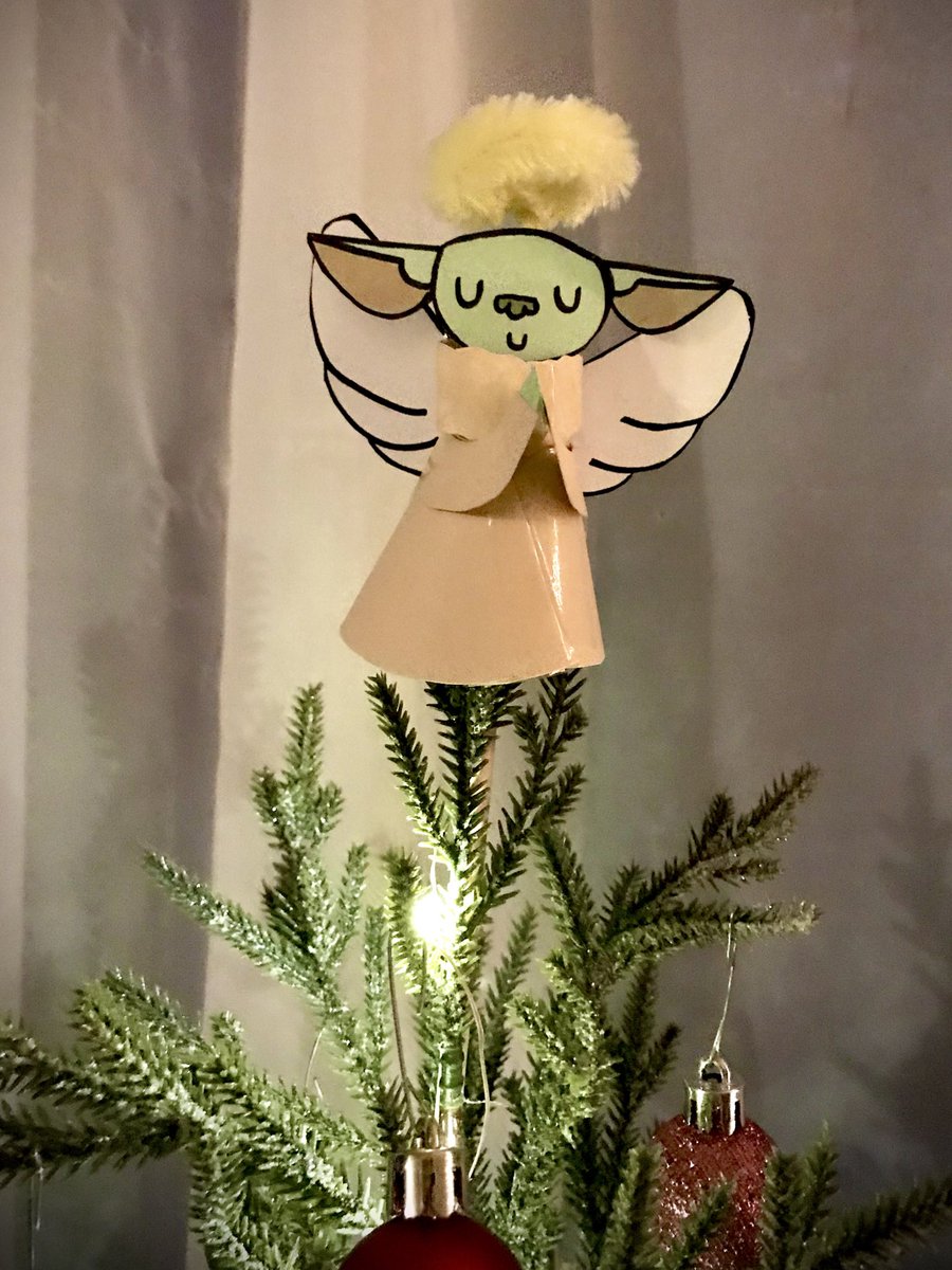 HTancre's tweet image. Mandalorian Day makes everything better! 💚 Thanks @PedroPascal1 
#BabyYoda #RepublicOfTea