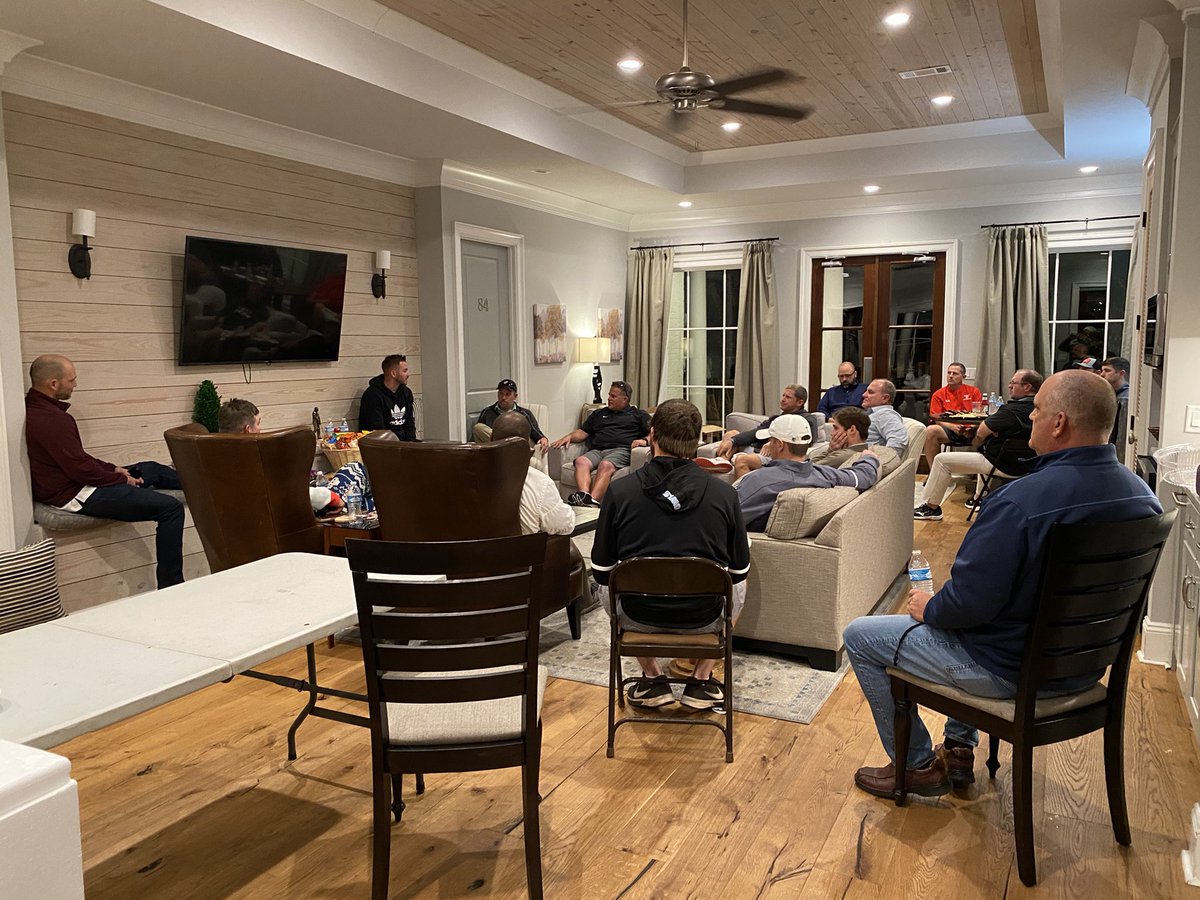 eastcoastbball's tweet photo. Awesome devotional to start out our Sox Coach’s Retreat by @AustinD04.   Draw your line in the sand!  Thanks Austin for starting our weekend off right with God’s Word.  @MarucciDugout https://t.co/8B9c2UvL84