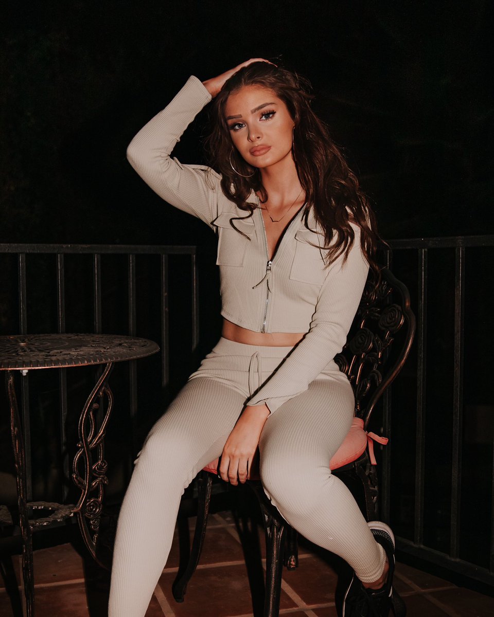 BriSharbino's tweet image. It’s a lil tea party who’s coming?