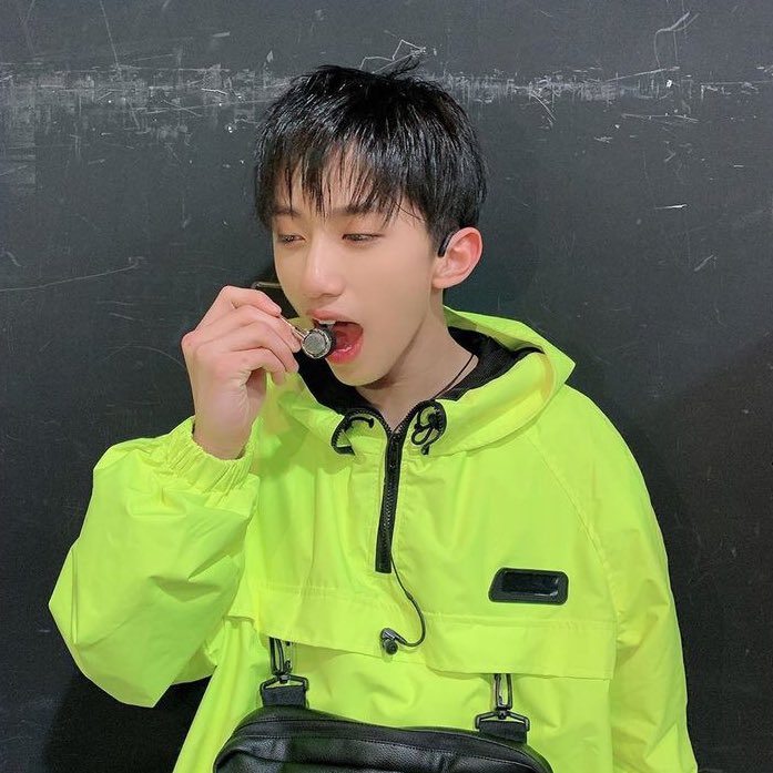 Harry-June (Han Harry-June)nationality- koreanbirthday- january 1, 2004 (maknae)sign- capricornposition- dancer & vocalist