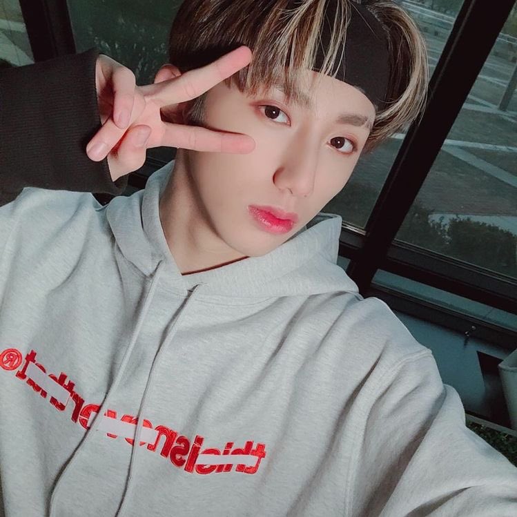 Harry-June (Han Harry-June)nationality- koreanbirthday- january 1, 2004 (maknae)sign- capricornposition- dancer & vocalist