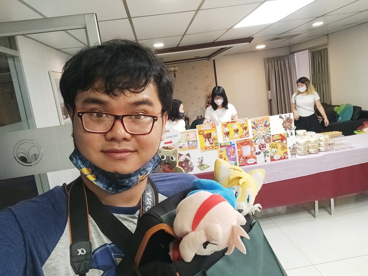 SMPMusicAndArt's tweet photo. #MorphParade @mofuparade I'm too early, wayyyy too early. Coming with these little boys and girl, lives in my camera bag. https://t.co/sMy0xJaMMd