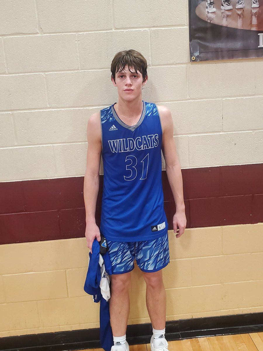 WootersMike's tweet photo. #TaylorMadeHoopsBigGameNight
@EdmondTaylor18

White Oak 45 
Rains 38 

#TaylorMadePicks 

White Oak:
2022 6'3 G/F Landon Anderson 
10pts 9reb
2021 6'0 G Carson Bower
7pts 8ast 3stl

Rains:
2021 6'4 G/F Drake Hurley
15pts 8reb 4stl

2022 5'8 PG Kori Foster
9ast 5reb 3pts https://t.co/ctHIrlfod0
