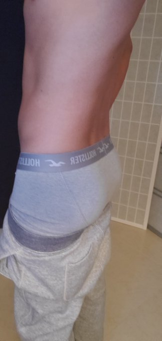 Gray on Gray? 
All 50 shades ?
Be a good slave and crawl up with your wallet in your mouth ?
?
https://t
