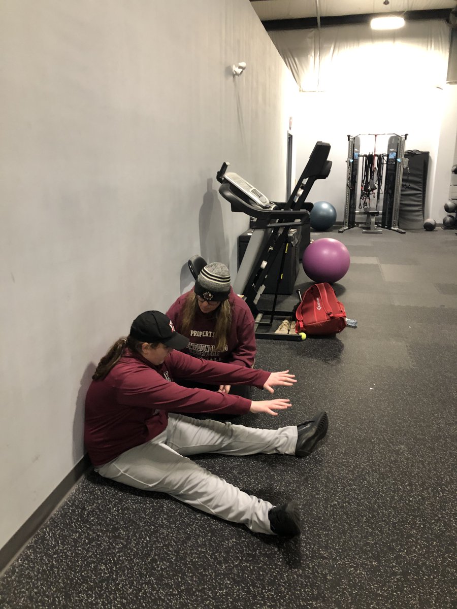 MarkHealyNL's tweet image. Our final Friday of the @TillerEng @NLGirlsBaseball #EasternFallIndoorTraining. Finished off with some @baseballcanada #TestingProtocols, the #BeepTest and some #ExitVelo. A little #Baseball5 and #TouchFootball action and of course some Christmas spirit! #FoodHamper #tistheseason