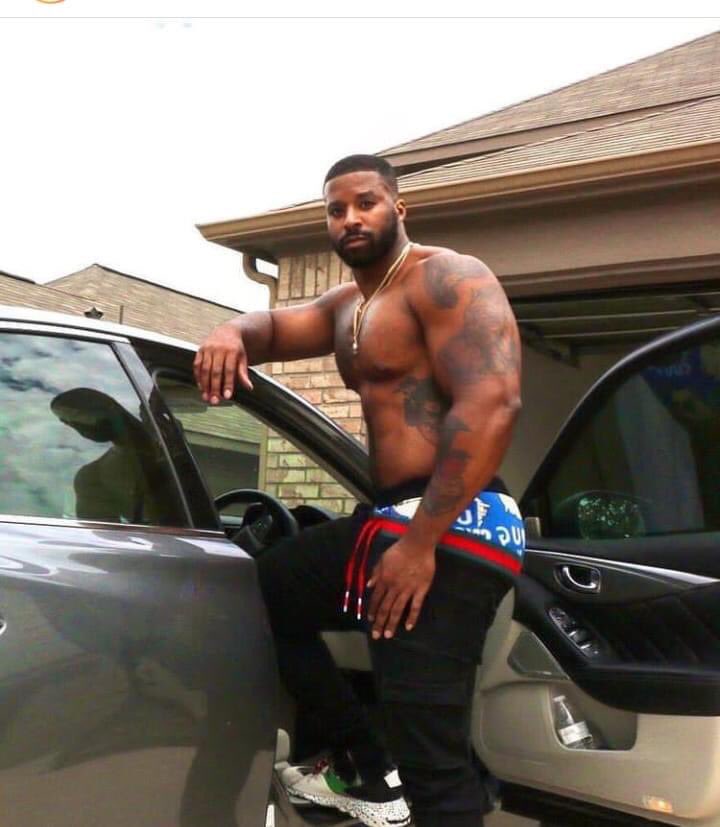 MaleMediaMind's tweet photo. #M3APB If you know there subjects, tag them in the comments. I post pictures from pages not always knowing the sources, but followers of M3 love to know their crushes. Please help us out. #bearedblackmen #bigdude #musclebear #ThickBoyProblems #beardgang #sexyblackman https://t.co/AGOl8lUpfb