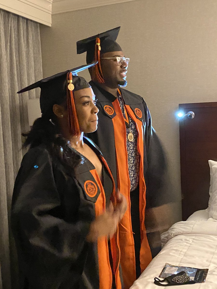 CEA_CodeBlack's tweet photo. Congratulations Imani and Unique on GRADUATING today and We are doing it @AllStarChalleng BUTBT !! 🌹🖤👩‍🎓👨‍🎓 https://t.co/QC76huSUeE