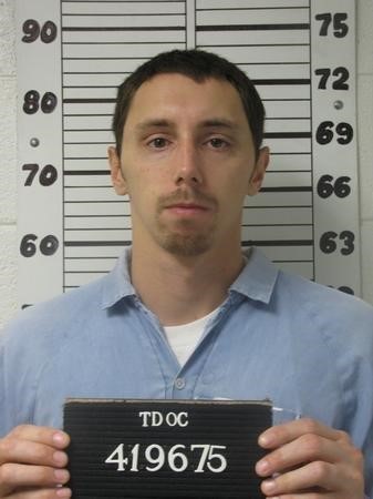 TNTDOC1's tweet photo. At this time the absconders are still at large. We want to encourage everyone to lock their doors &amp; be cautious.
If you have any info on the whereabouts of Robert Lee Brown (left) &amp; Christopher Osteen (right), please contact law enforcement, or the TDOC Hotline at 1-844-TDC-FIND. https://t.co/zgdW2zfH2u