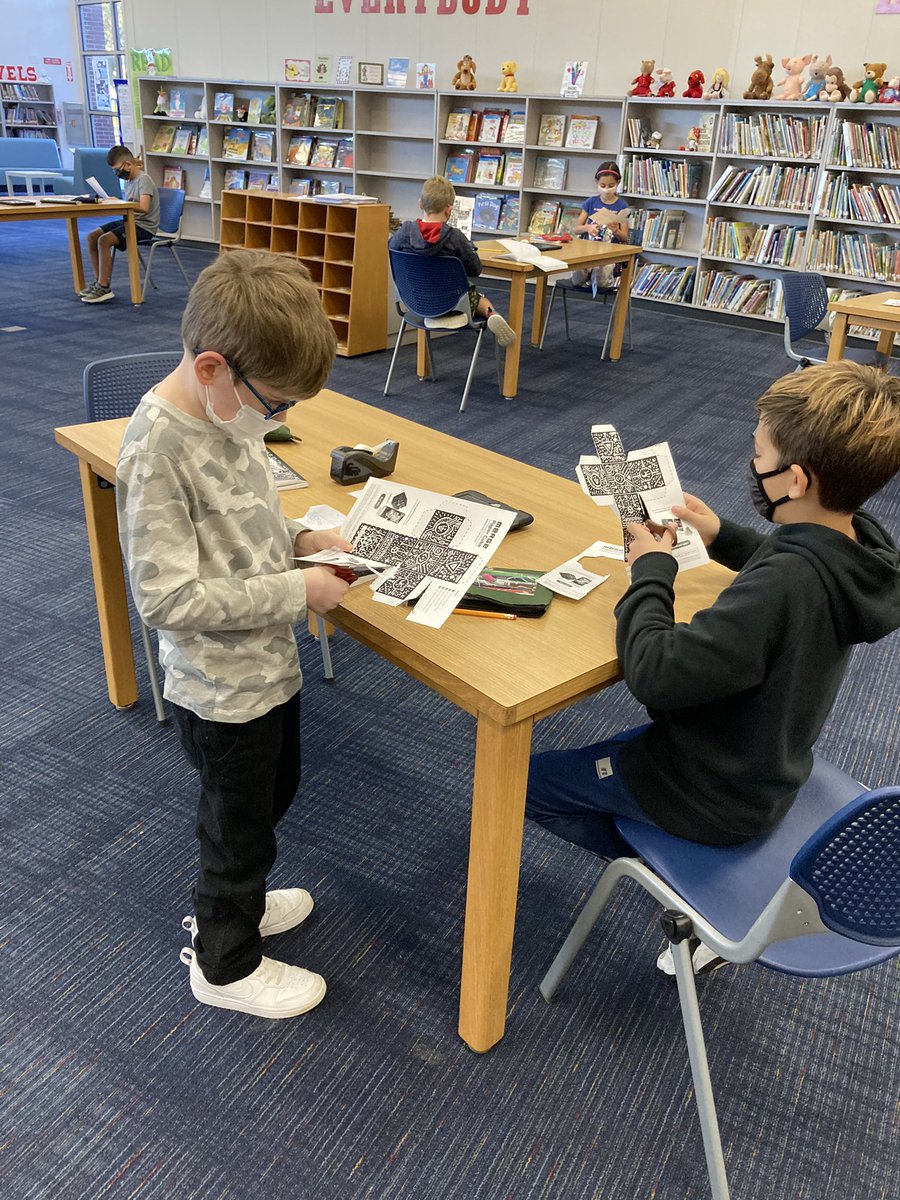 HydeCommons's tweet photo. It was a ton of fun introducing our 3rd graders to the merge cube and watching them learn about the solar system in a whole new way!  Thank you @shannonmmiller for your Merge Cube template tip you shared in your blog. @HydeElementary @CCISDLibrary #ccisdlibs #mergecube https://t.co/4B9GVcQGIM