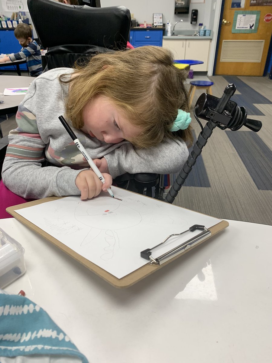 mrseckhart's tweet image. On the 5th day of kindness, my class gave to me...a drawing for a special somebody! #wcsflight #kindnesscountdowntoxmas #directeddrawing #firsties #HappyFriday