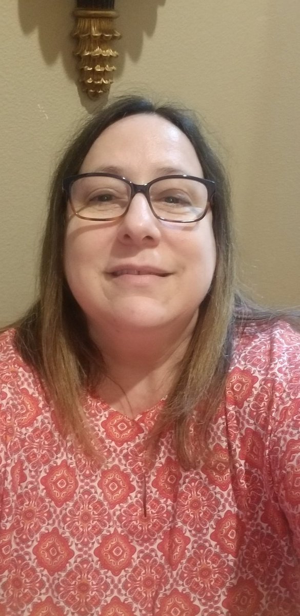 sjgotlib's tweet photo. #Red4Russell #TeamRussell @jrussell_t  I wore red for you today Tom! Every day I walk into school, I will wear a smile and remember you ❤️ You are missed and you are loved. You were the best teacher, mentor and friend a person could have. Godspeed, my friend! https://t.co/V4yRbOKBwm