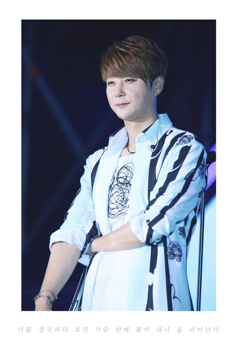 2020-2021 ONE AND ONLY PROJECT
 " ONE DAY _ 하루 "

D - 145 🌹

너를 생각하다 보면 가슴 안에 꽃이 하나 둘 피어난다