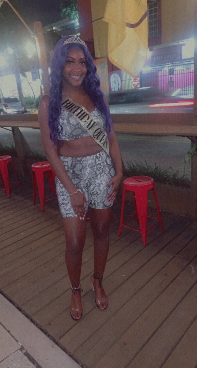 melaninro's tweet photo. Head up, Crown straight 👑💜💯 https://t.co/aV4d30tAbC