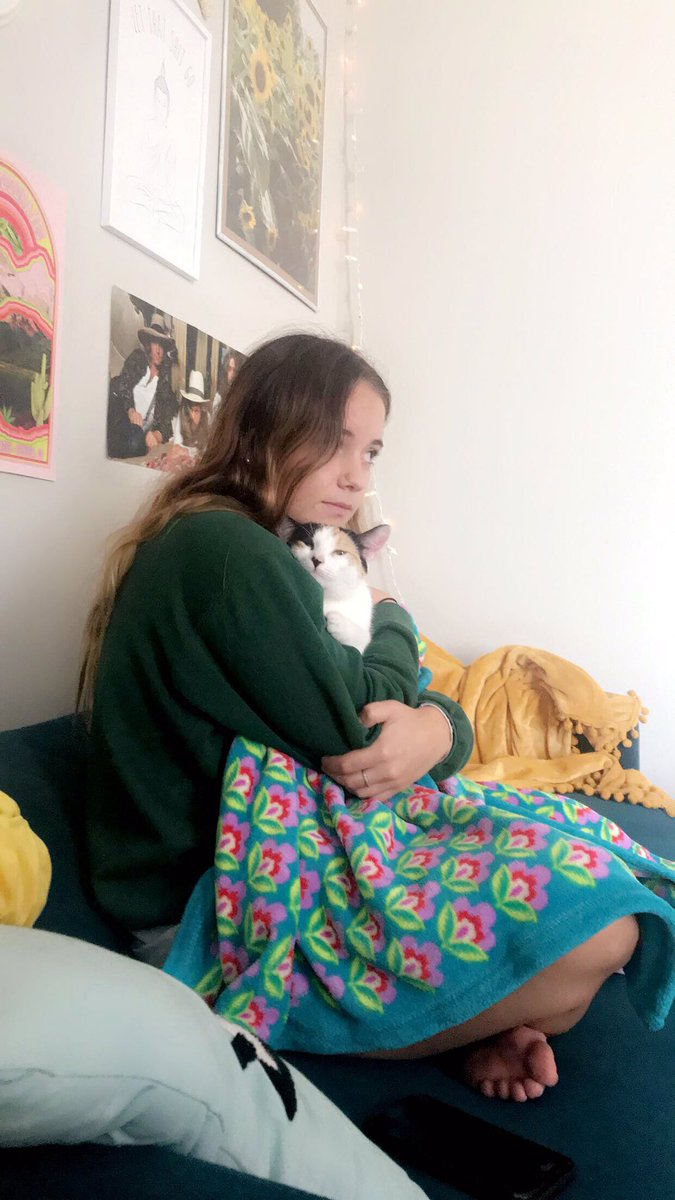 MaryCathONeil's tweet photo. happy happy birthday to my very best friend. nobody makes me laugh harder, sing louder, or smile more than you do. i am so lucky to be your sister. i love you mostest lil, forever and ever. ❤️❤️ https://t.co/DY1i0VZzh7
