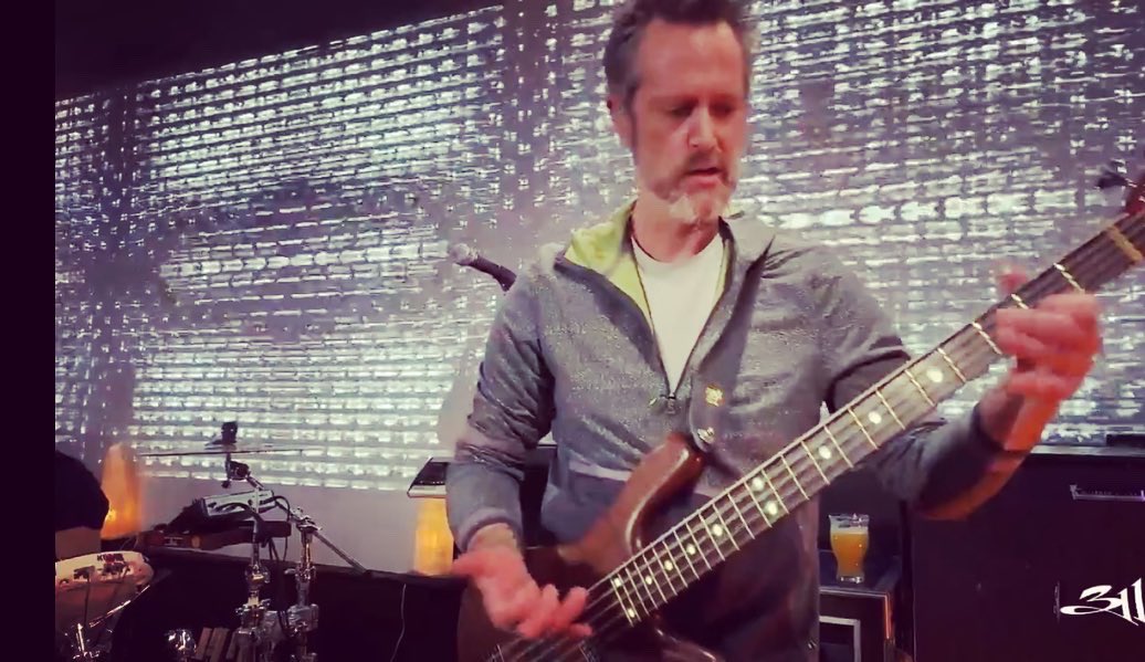 sosil_motomi311's tweet image. 311 🤘❤️🇯🇵
コンサート観に行きたいなー！いつになったら観に行ける？？
@311 @pnut @NickHexum 
#311StreamSystem