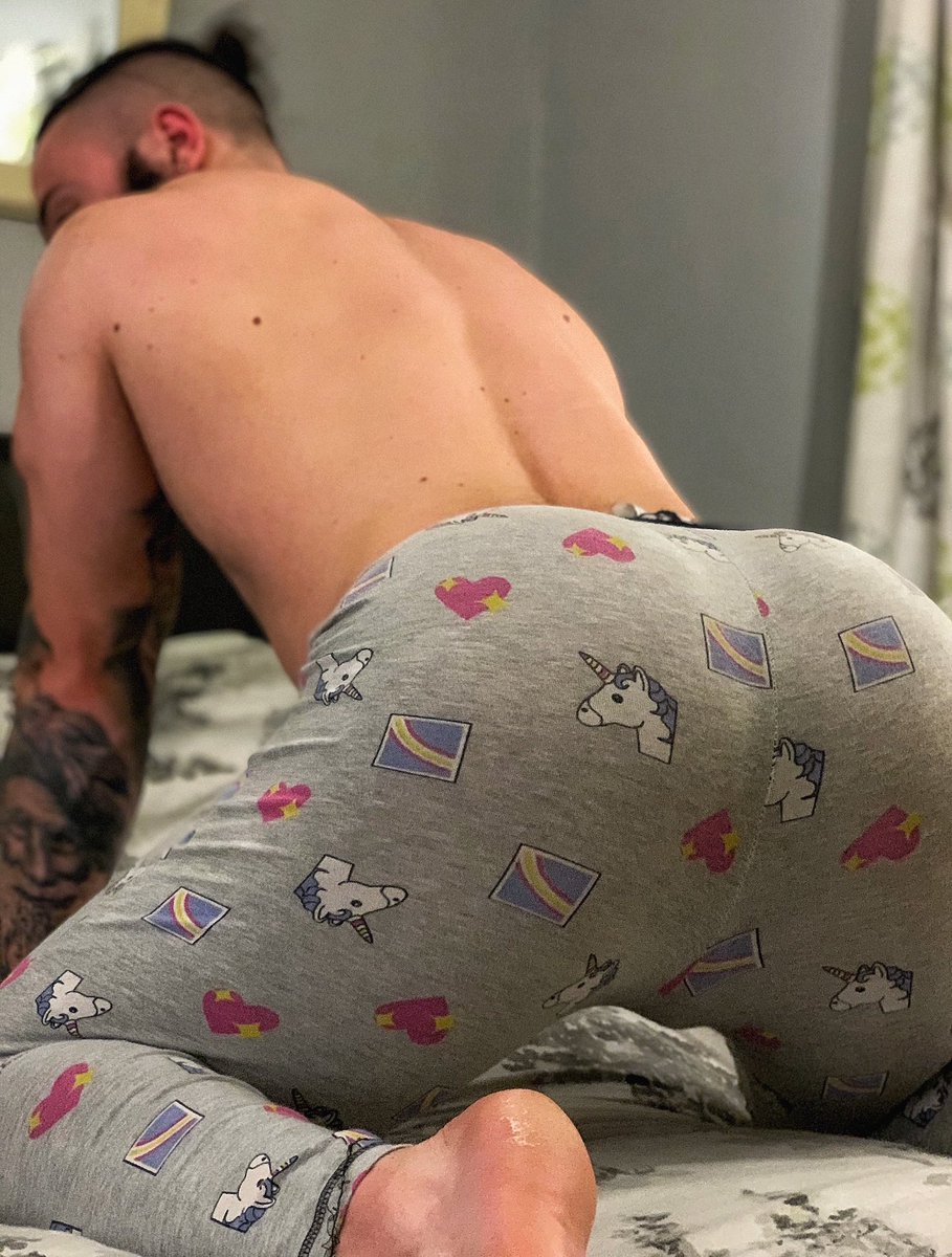 Pllazer's tweet photo. » @Georgi_boi69 🍑💦 // 
https://t.co/9ETxGt816I https://t.co/5CzqFWCVey