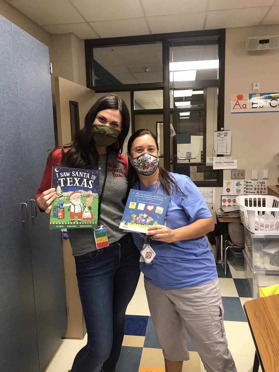 maggie_schott's tweet photo. We loved being Mystery Readers for Mrs. Abraham’s class today... Noah and Clayton were so surprised!! 🎄🎅🏼♥️ @CarrieArthurTWE @laceyabe @TWEHowl #twehowl https://t.co/B4ZTHCO3F3