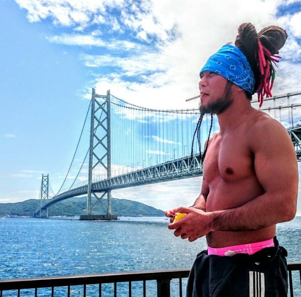 "brother"YASSHI- catie had provided me with infos- anyways- that one dude with dreads- not fulltime in dg bcs he's also in dovepro- but he was a toryumon graduate- in between super chill and really hyped- QUESTIONABLE PANTS- skilled calligrapher and likes reptiles????