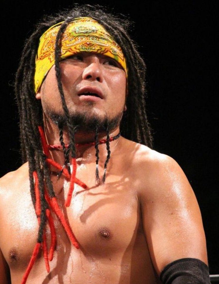 "brother"YASSHI- catie had provided me with infos- anyways- that one dude with dreads- not fulltime in dg bcs he's also in dovepro- but he was a toryumon graduate- in between super chill and really hyped- QUESTIONABLE PANTS- skilled calligrapher and likes reptiles????