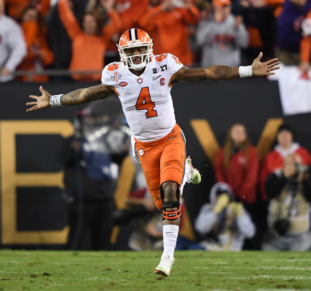 apthirteen's tweet image. Steve Fuller
Deshaun Watson
Unnamed Kicker

The legend of #4.