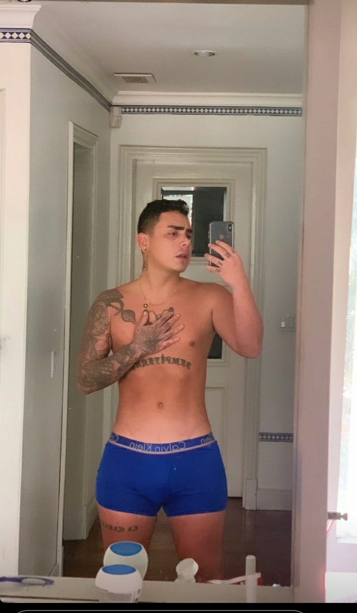 FamososDesnudo9's tweet photo. Felipe Saruma 🤤🤤🤤🤤 #youtubers #paisa #HETEROCALIENTE  #HeterosDesnudos  #heteromuycurioso #bisexual #gay #bultodemacho  #bugle #famososdesnudos #paja https://t.co/MJmjiYcVAe https://t.co/6qlbjMbwHy