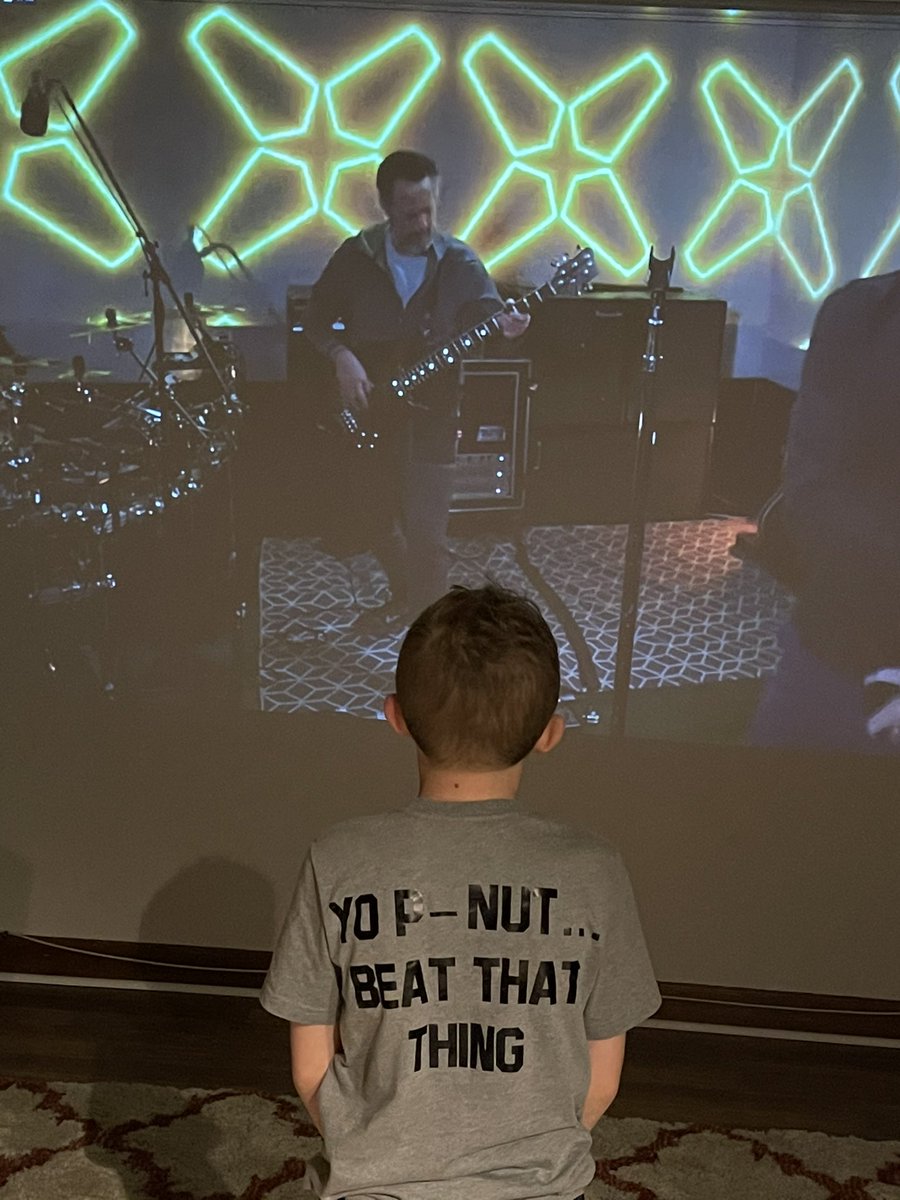flyersgk13's tweet image. What’s fun night with my 8 year old rocking to @311. Last year was his first show. Tonight was his 2nd @pnut @NickHexum #311StreamSystem #grassroots till we see you on the road again