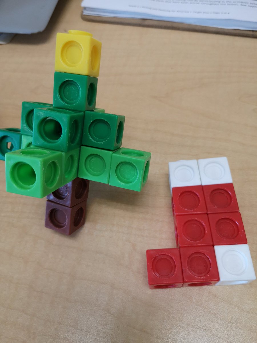 inspirekiddos's tweet image. Someone got a little festive with the cubes today #thinkoutsidetheblocks