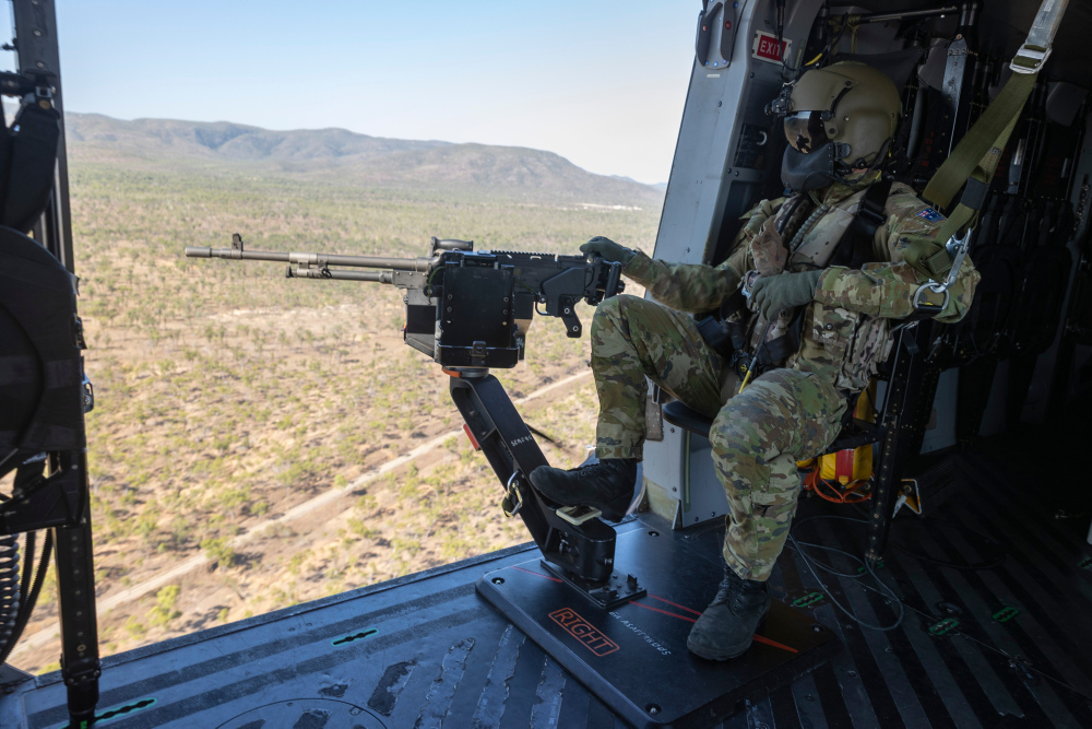 AustralianArmy's tweet photo. #OurPeople from the 1st and 5th Aviation Regiments recently undertook air mobility training during Exercise Vigilant Scimitar. The exercise allowed #AusArmy’s aviation teams to enhance the interoperability between different aircraft in their fleet. #ArmyInMotion https://t.co/BjXPuPkrmc